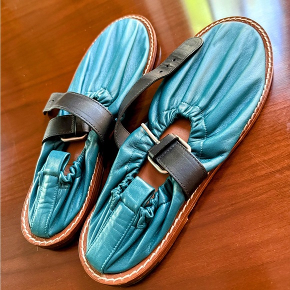 Vero Cuoio Teal Sandals with Black Strap - Picture 2 of 6